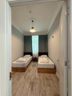 Double bedroom apartment Near Flag Square and Bulvar - Baku - 5