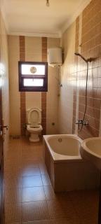 Sunny apartment in a family house - Sheikh Zayed - 4