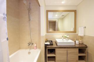 Modern 1BR with Access to Pool and Gardens - Dubai - 2