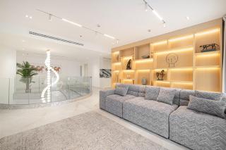 Luxe 4BR Penthouse with Private Pool and Gym - 8