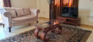 Sunny apartment in a family house - Sheikh Zayed - 6