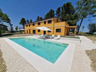 Casale Medi - Nuove ed eleganti case con giardino, vista e piscina condivisa - Belvedere Ostrense - 0