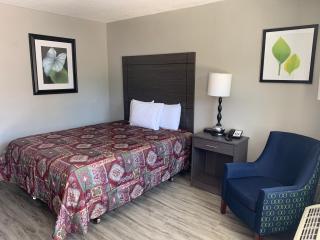 Executive Inn - Locust Grove - 6