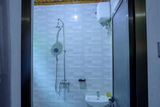 Stay Inn Back Packers - - 6