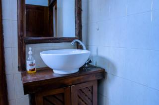 Stay Inn Back Packers - - 4