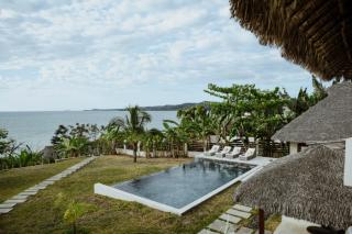 Beachfront Luxury Villa with Infinity Pool - 6