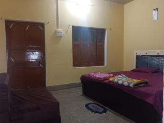 sharan home stay - Vrindāvan - 4