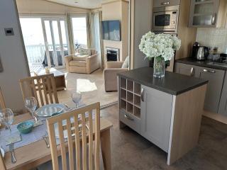 Unobstructed Sea Views , Rockley Park , Poole - Lytchett Minster - 3