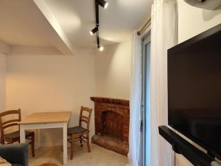 Hosted by Françoise - 4