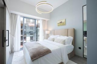 KeyRock Living - Luxe Escape with Pool & Gym Access - 7