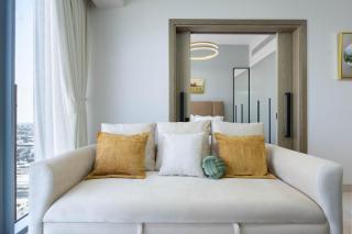 KeyRock Living - Luxe Escape with Pool & Gym Access - 3