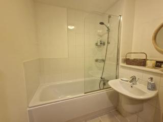 Central 1-Bed Flat near Broad St, NIA and Mailbox - Birmingham - 9
