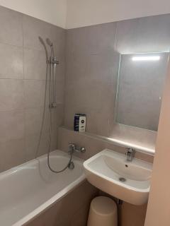 City Center Apartment with parking space - Košice - 7
