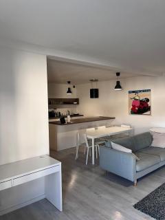 City Center Apartment with parking space - Košice - 5