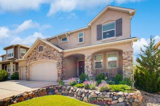 Paw and Peak Lodge - 0