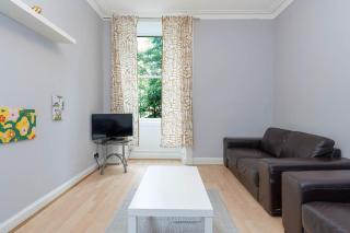 Charming Edinburgh Apartment with City Views - Edinburgh - 8