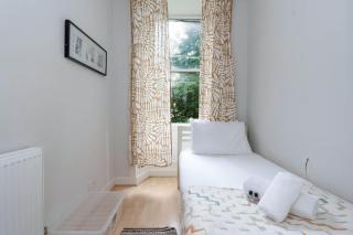 Charming Edinburgh Apartment with City Views - Edinburgh - 7