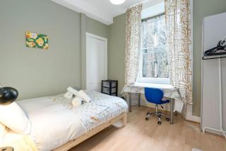 Charming Edinburgh Apartment with City Views - Edinburgh - 4