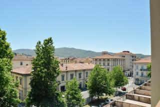 Ampio appartamento con vista monti Wi-Fi veloce, self check-in, vicino stazione e centro - Arezzo - 0