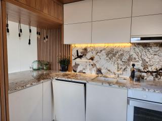 Ma-Bebe PlayHouse with Private Sauna --- Lake, Parks and SPA Pools in 5 min - 5