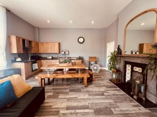 Pass the Keys Historical Victorian Apt for 6 Pets - Matlock - 8