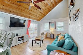 Bay Breeze House - 4