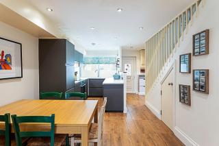 Terraced Bermondsey House - 3