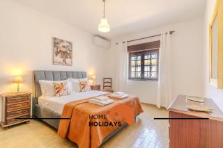 #240 Balaia Beach House by Home Holidays - Olhos de Água - 0