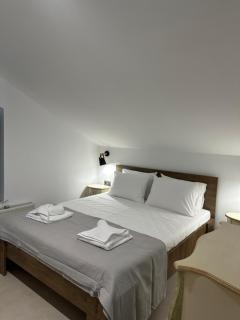 SkyDeck 88 - Four Bedroom Maisonette - Kalamata - 2
