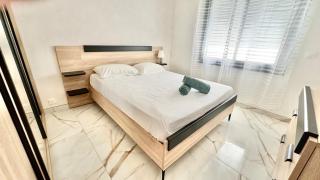 Modern Villa with Jacuzzi Garden Saint-Raphaël - Saint-Raphaël - 9