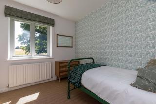 Lower Barn House at Westerlands Farm Sleeps 11 - Graffham - 8