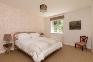 Lower Barn House at Westerlands Farm Sleeps 11 - Graffham - 5