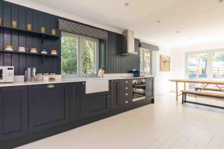 Lower Barn House at Westerlands Farm Sleeps 11 - Graffham - 7