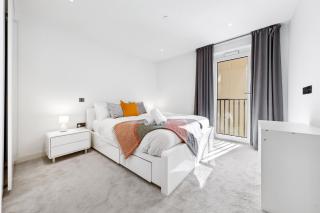 Luxury Sky Scraper Building Modern 2 Bedroom Apartment next to Westfield Shopping Mall London! - Londra - 2