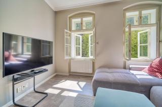 Grand Pupp Apartment with Jacuzzi and Netflix by Rentez - Karlovy Vary - 8
