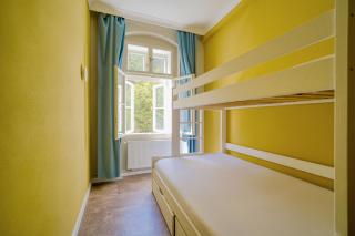 Grand Pupp Apartment with Jacuzzi and Netflix by Rentez - Karlovy Vary - 3