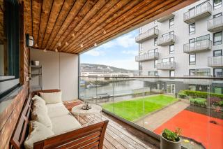 Modern & Spacious City Apartment - 6