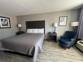 Executive Inn - Locust Grove - 3