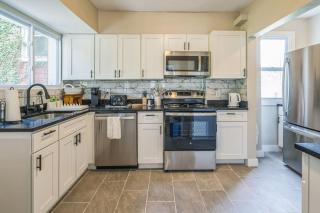 3BR Pitt Suburbs with Parking - Pittsburgh - 6