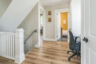 3BR Pitt Suburbs with Parking - Pittsburgh - 2