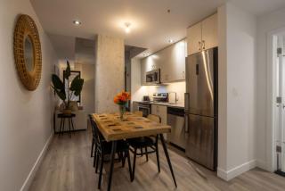 Roomy 1BR Getaway MTL Old Port - Montreal - 0