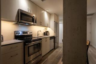 Roomy 1BR Getaway MTL Old Port - Montreal - 8