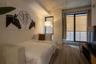 Roomy 1BR Getaway MTL Old Port - Montreal - 3