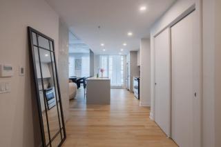 Exclusive Sanctuary Elegance Meets Comfort - Montreal - 5
