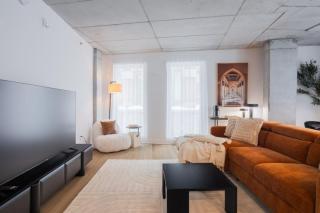 Exclusive Sanctuary Elegance Meets Comfort - Montreal - 2
