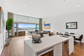 Luxury 3BR Harbourview Retreat - 9