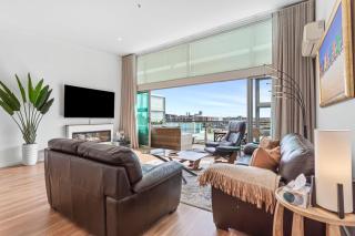 Luxury 3BR Harbourview Retreat - 8