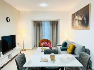 1 BR Flat, Luxury amenities, Opp Beach & Club with FREE Parking in Dubai Marina - Dubai - 4