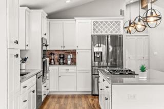 The Foundry House Eclectic 5BR Family Retreat - 1