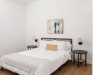Deer District Studio Apt JC4 - One Block from Fiserv and Baird - Milwaukee - 8